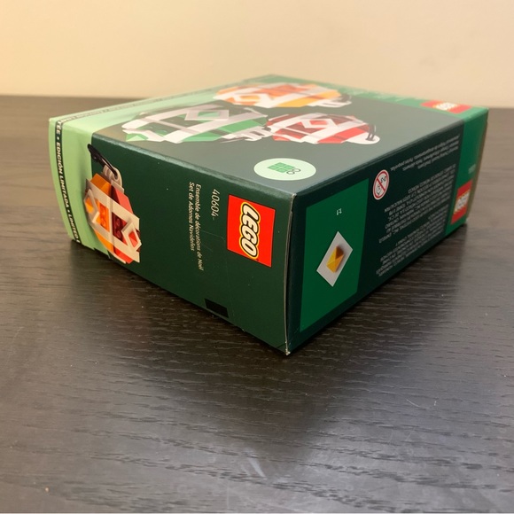 LEGO Limited Edition 2023 Christmas Decor Set 40604 (182 Pieces), NIB - Picture 10 of 16